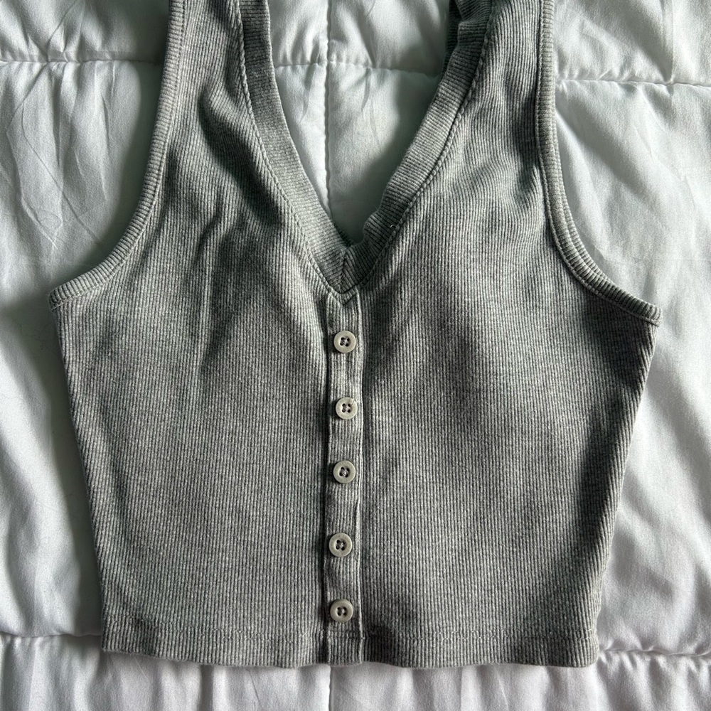 La Vie En Rose Gray Ribbed Button-Up Tank Top